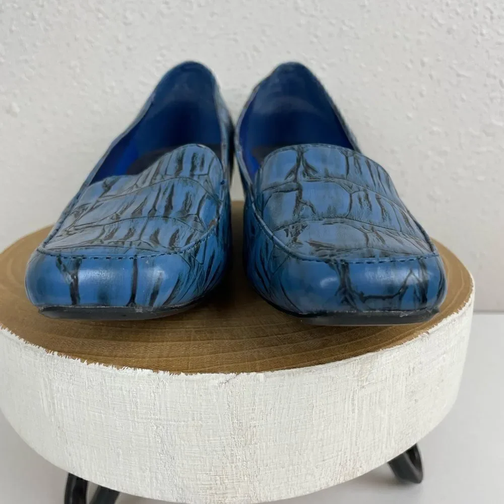 Andiamo Blue Faux Leather Reptile Print Flats Size 6.5